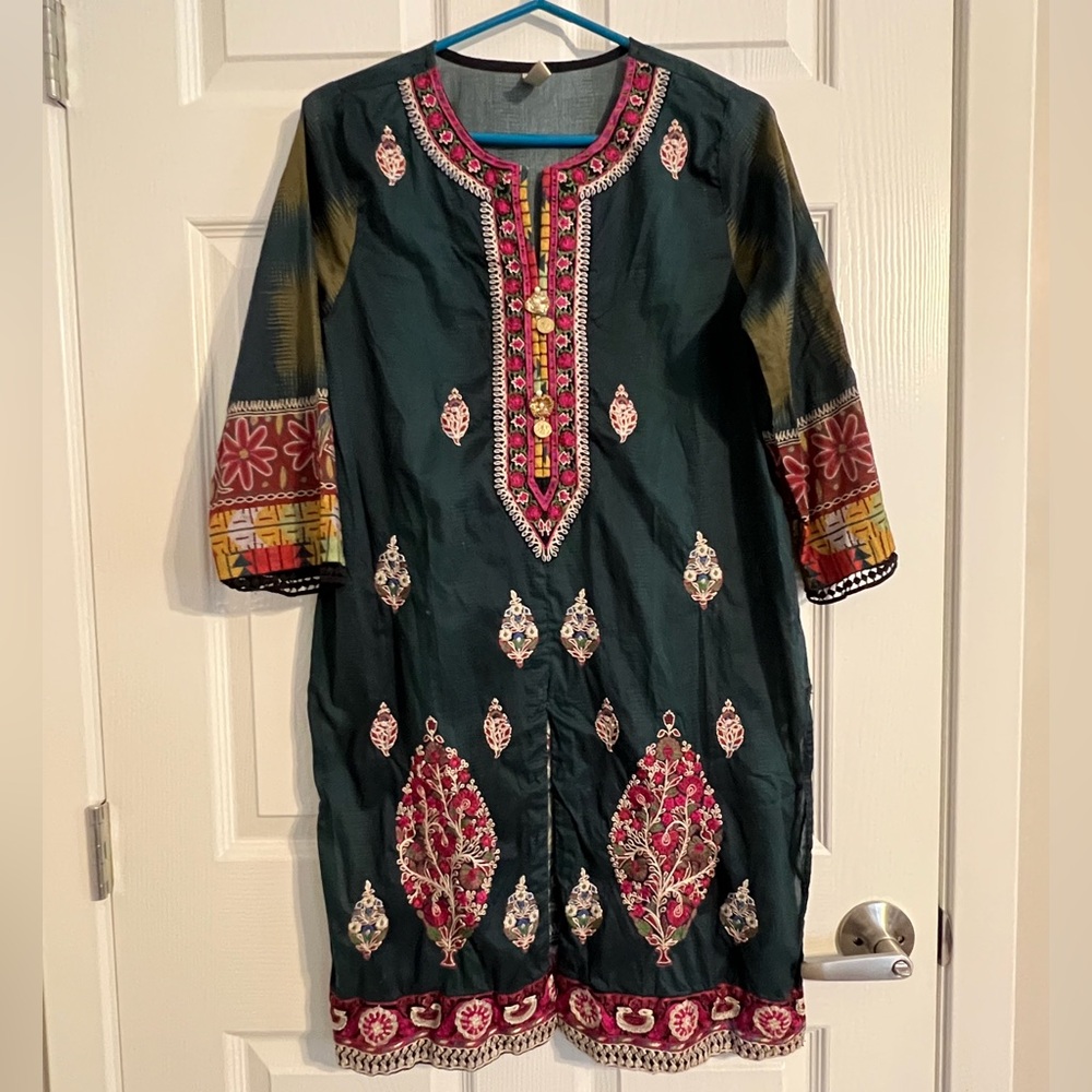 Women’s Embriodered Kurta Shirt by Ethnic Size M